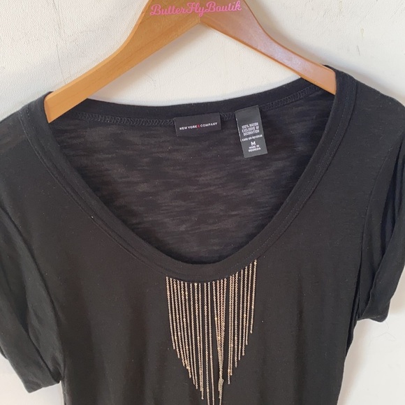 New York & Co. Black short sleeve blouse with chain hanging detailing, Size M - Picture 2 of 5